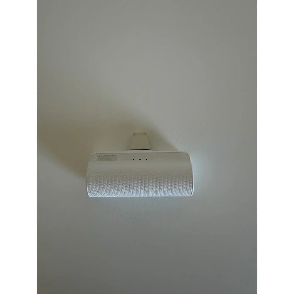 iWalk LinkPod Portable Power Bank White Cordless Mini Battery Pack Charger